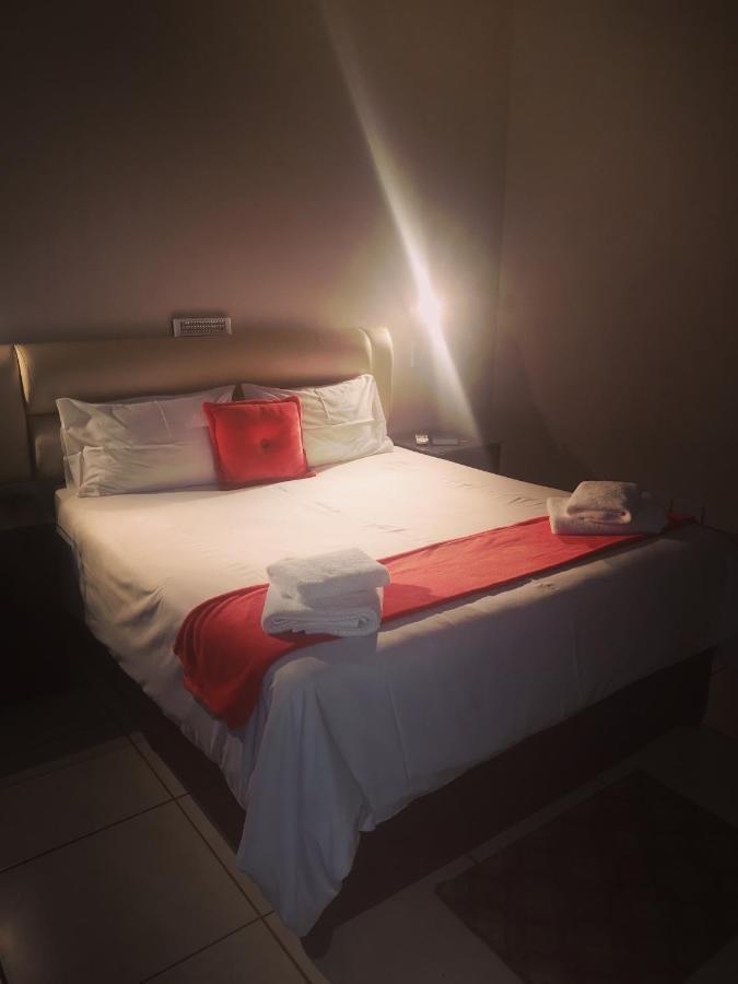 Aaa Rose Garden Guesthouse Mookgophong Exterior foto