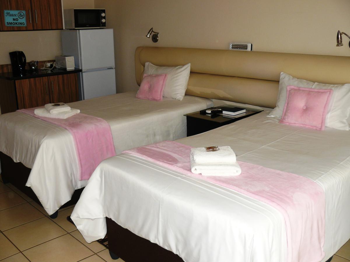 Aaa Rose Garden Guesthouse Mookgophong Exterior foto