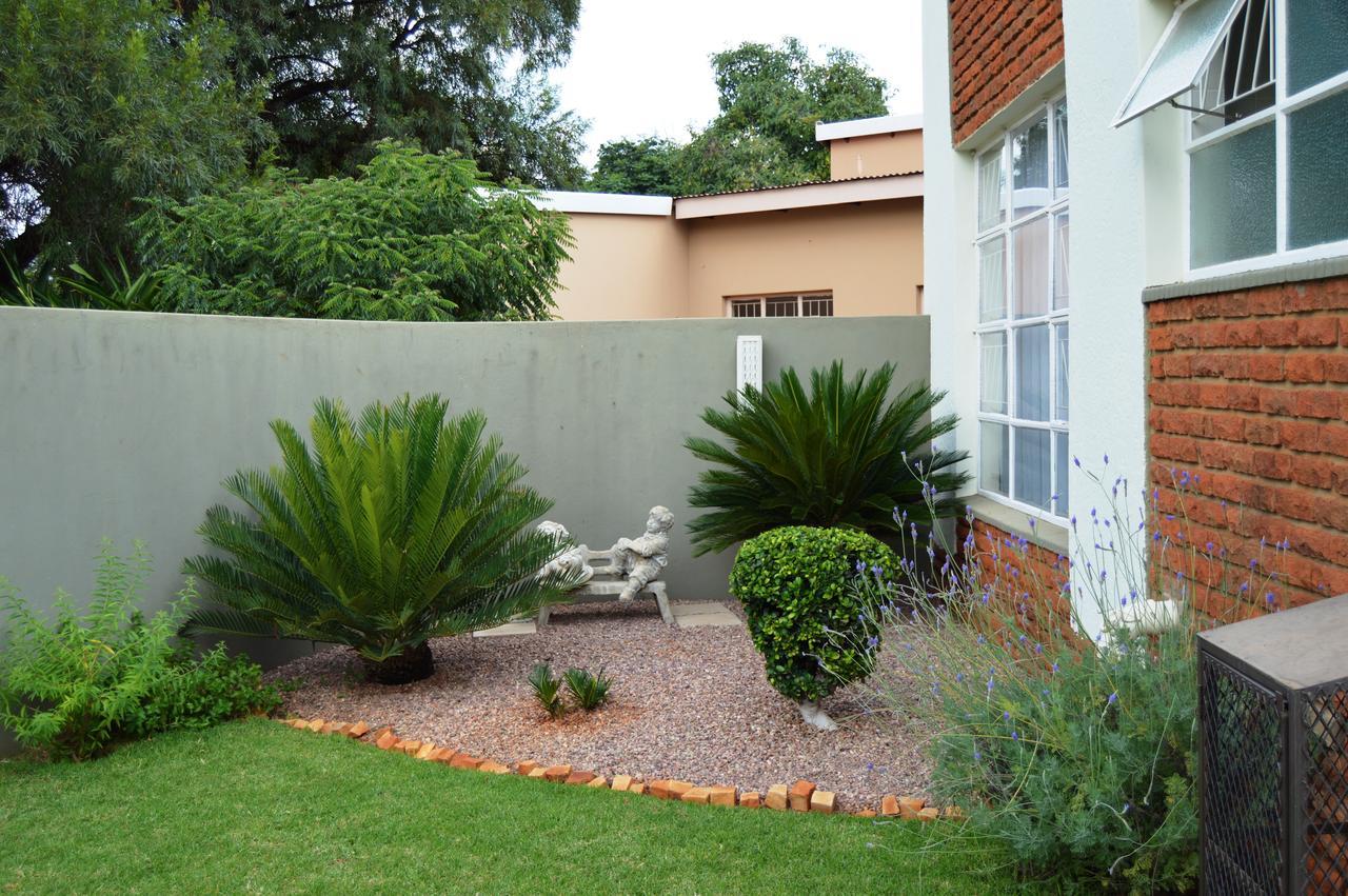 Aaa Rose Garden Guesthouse Mookgophong Exterior foto